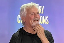 Richard Dean Anderson laughing during the Starfury Ascension panel