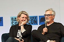 Amanda Tapping and Richard Dean Anderson sharing a laugh at Basingstoke Comic Con
